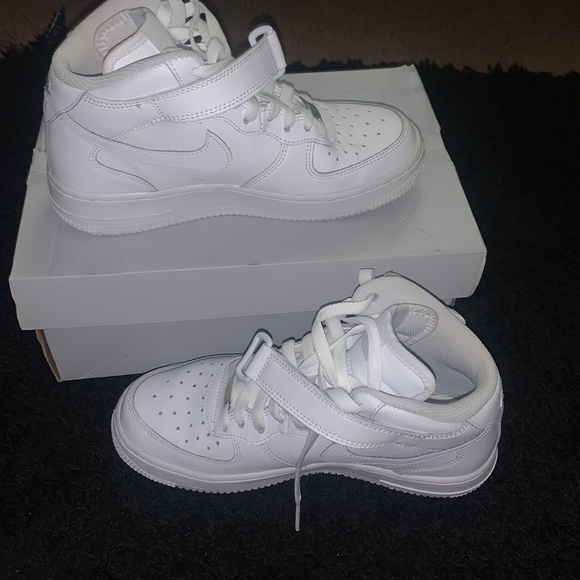 Nike Shoes - Air Force 1 Mids